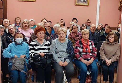 В ТЦСО «Зюзино» филиал «Черёмушки» прокурор провел лекцию о том, как уберечься от мошеников