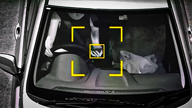 Появились дорожные камеры, штрафующие за использование смартфона