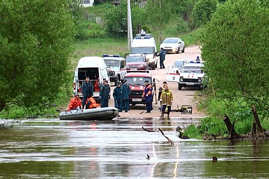 Почему в Калужской области никак не могут починить мост через реку Лужа