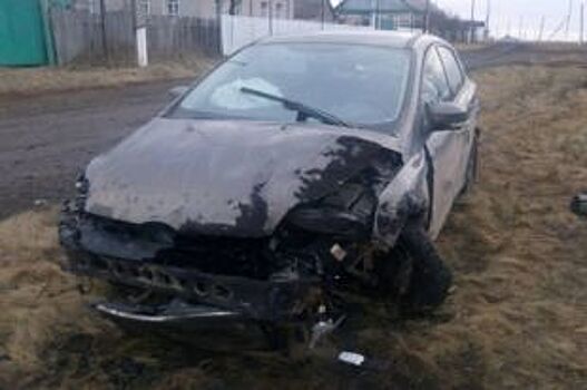 В Камышлинском районе Ford Focus съехал в кювет, пострадала 17-летняя девуш