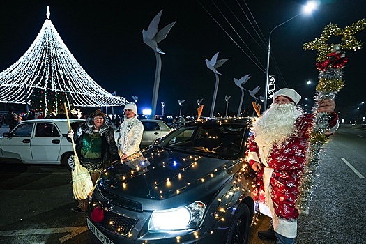 Юрист Радько: За излишнее украшение авто к Новому году можно лишиться прав