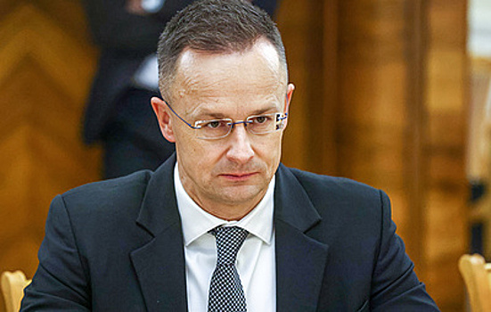 Сийярто: решения "коалиции желающих" усиливают угрозу прямой войны с Россией