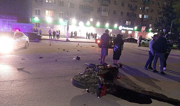 В ДТП с мотоциклом и авто в Волгоградской области пострадали 4 человека