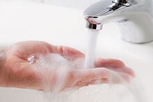 Ученые рассказали, какой водой нужно мыть руки