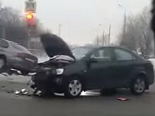 На пересечении Оренбургского проезда и улицы Баки Урманче в Казани произошло крупное ДТП