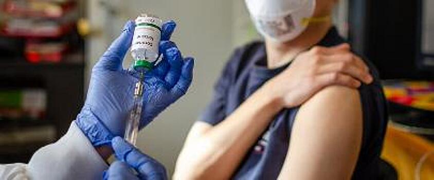 В Индонезии началась вторая фаза вакцинации от COVID-19