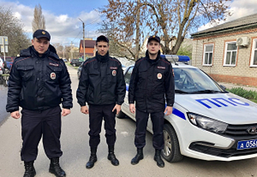 В Краснодарском крае сотрудники патрульно-постовой службы полиции помогли вернуться потерявшемуся пожилому мужчине