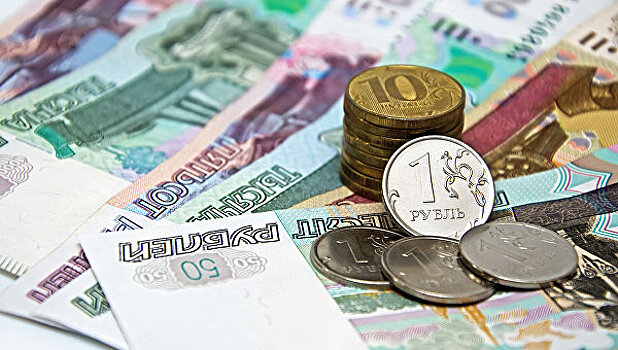 Forbes назвал плюсы дешевого рубля