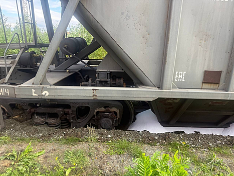 Девять вагонов сошли с рельсов на пермской станции