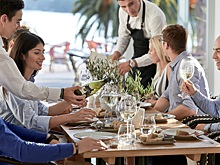 Греция наконец с нами! А мы – в Греции