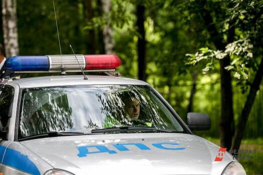 В Тюмени Lexus и Daewoo после удара отбросило на тротуар