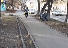 Тротуар в Ленинском районе Челябинска превратили в преграду для пешеходов