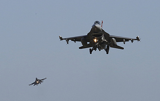 Вашингтон разрешил передать Киеву F-16, не комментируя неудачи. Ситуация вокруг Украины