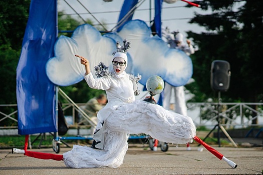 Платоновский фестиваль в Воронеже откроют шоу с Петрушкой и сказочными бестиями