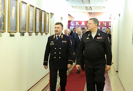 Экс-начальника омской полиции Коломийца официально представили в Тюмени