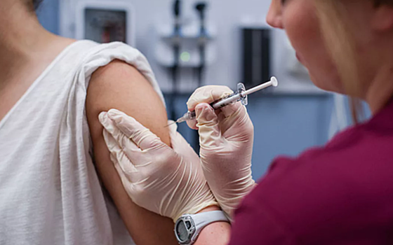 Около 10 тыс доз вакцины от коронавируса поступило в военный госпиталь Саратова