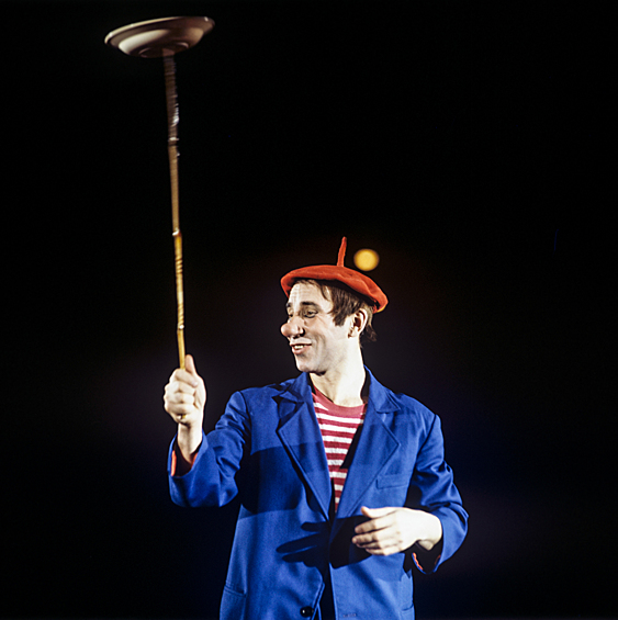 Заслуженный артист РСФСР, клоун Андрей Николаев на арене старого Московского цирка на Цветном Бульваре, 1983 год