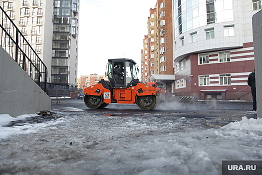 Росавтодор: класть асфальт в легкий дождь и снег допустимо