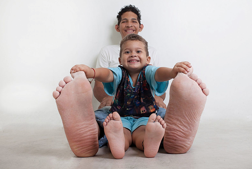 20-летний венесуэлец Орландо Родригес обладает самыми большими стопами. Размер правой достигает 40,1 см, а левой - 39,6 см. Орландо носит 59 размер обуви