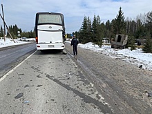 В ДТП под Североуральском столкнулись автобус и два грузовика