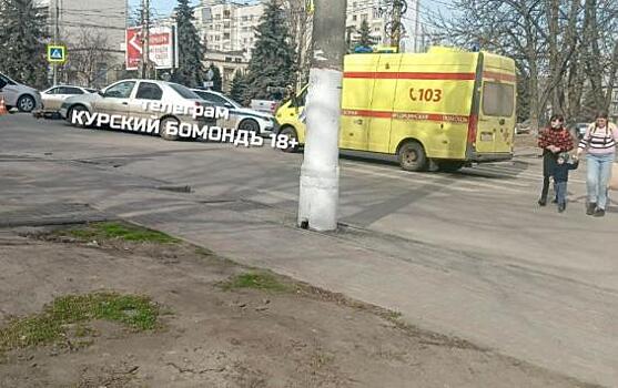 В ДТП в центре Курска пострадал 32-летний электросамокатчик
