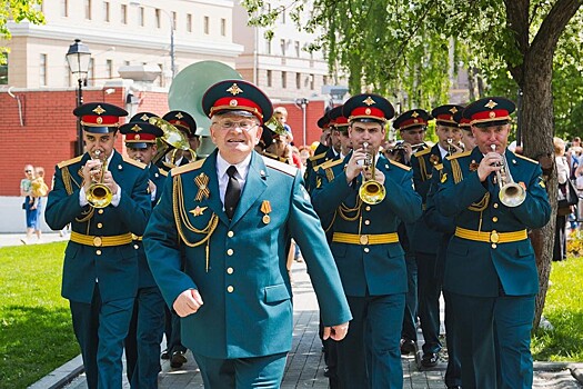 Бал Победы в саду «Эрмитаж»