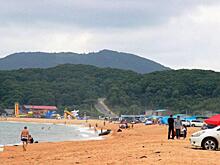 «Прям при всех»: еще один мужчина совершил некрасивый поступок на пляже Приморья