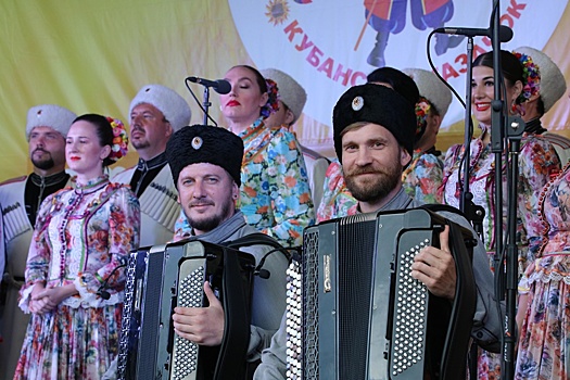 Как сочинский курортный поселок Лазаревское стал фольклорной столицей России