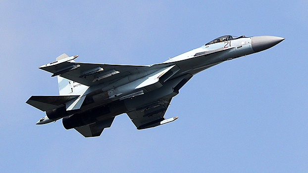 Истребители Су-35С ВКС РФ сопровождали Путина во время перелета в Абу-Даби