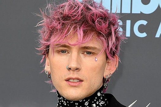 Жених Меган Фокс сделал маникюр за $30 тысяч