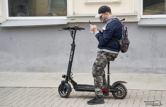 В Ноябрьске мужчина на электросамокате сбил 4-летнего ребёнка