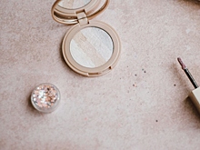 Макияж после праздников: как вернуть сияние коже в январе