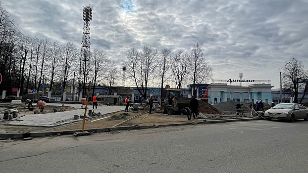 Более 60 % брусчатки уложил подрядчик на территории у ст. «Динамо» в Вологде