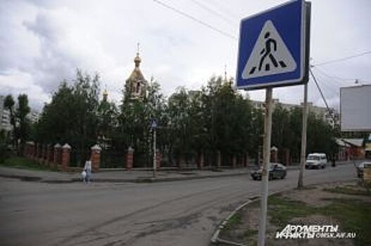 В Омске ураганом снесло 40 дорожных знаков и 5 светофоров