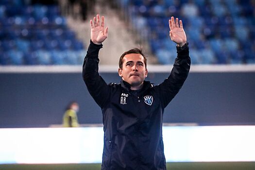 Сенников — о Кержакове: к сожалению, ещё один наш специалист уехал работать за границу