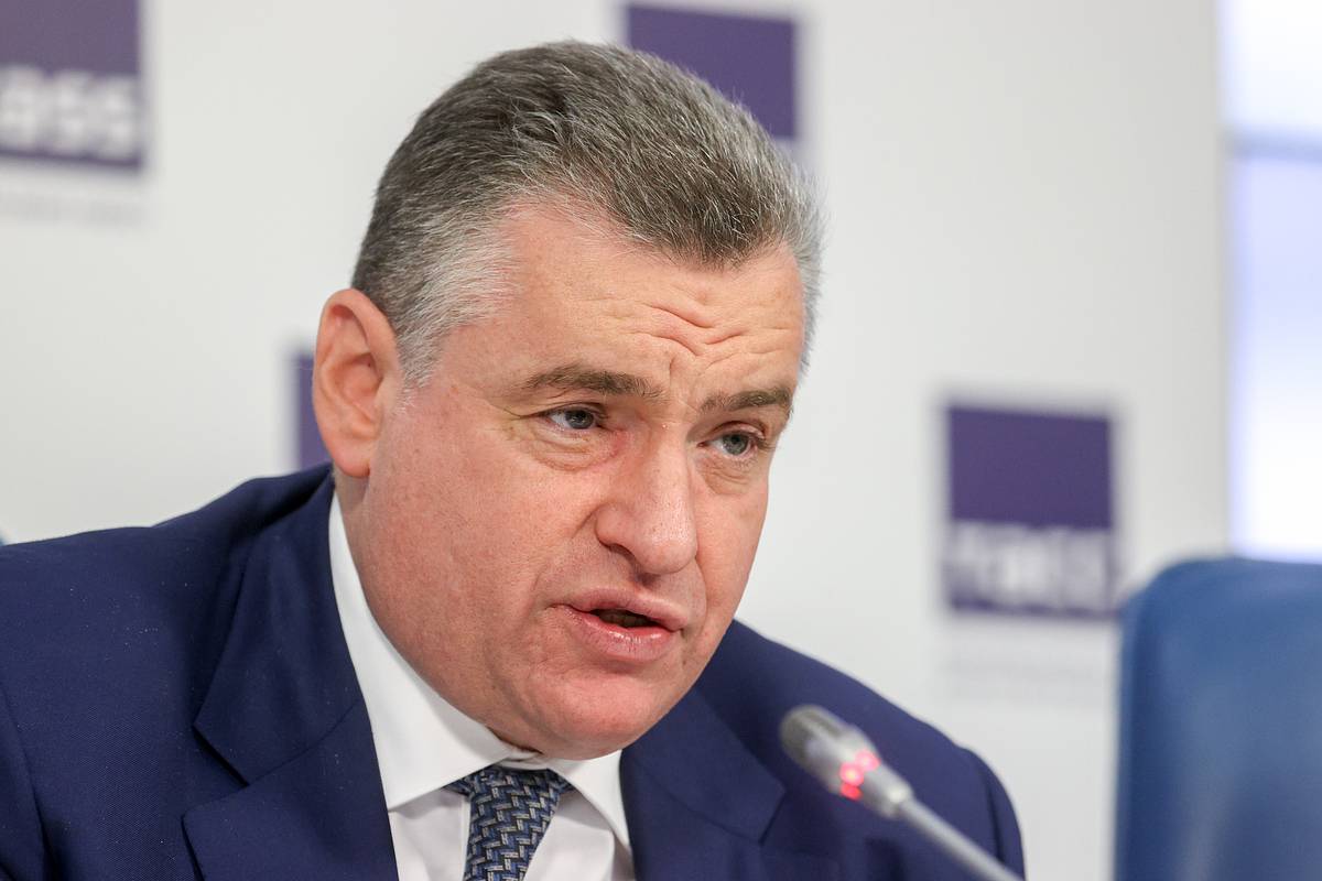 В России обвинили Стармера и Макрона в подталкивании Европы к третьей мировой войне