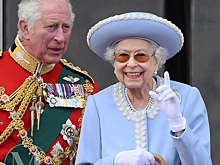 Хитрый ход королевы: Елизавета II незаметно передала свои обязанности принцу Чарльзу и другим членам королевской семьи