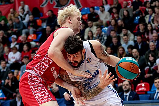 Невеста Касаткина всё ещё ждёт получения французской визы — адвокат