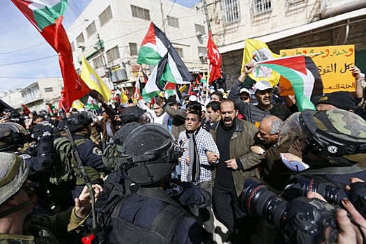 На Западном берегу 75 палестинцев пострадали в стычках с полицией Израиля