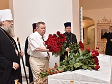 Владимир Устинов возложил цветы к могиле атамана Платова