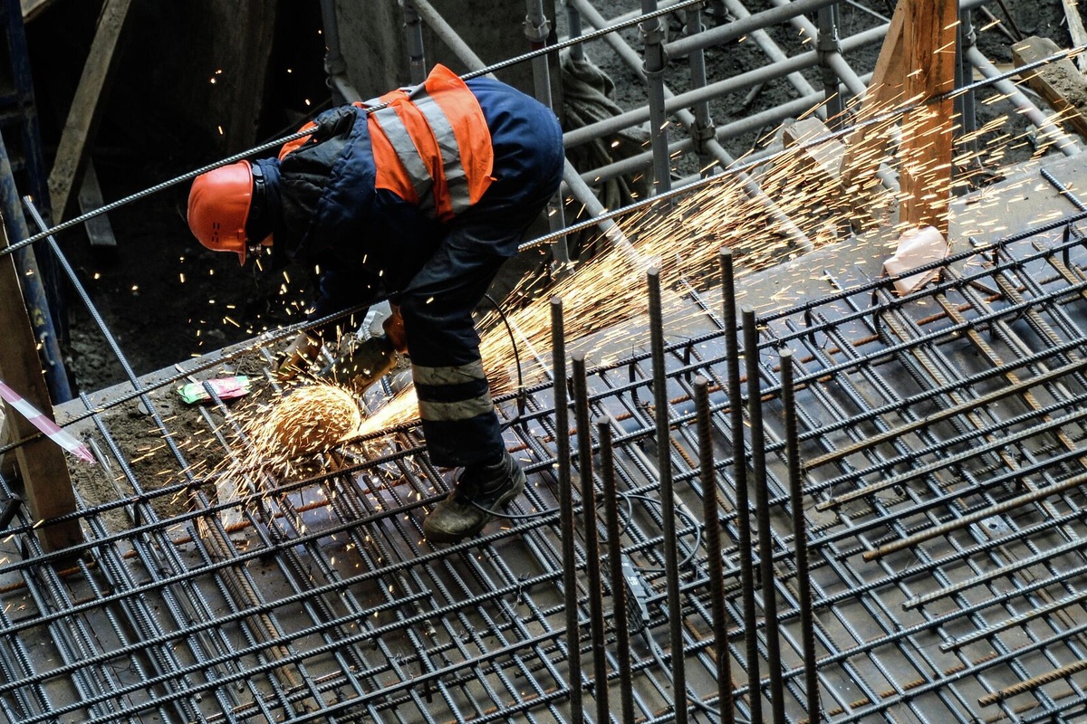 В Петербурге в 2025 году закрылось вдвое больше строительных компаний, чем открылось