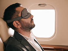 Авиапассажир раздвинул ноги и возмутил окружающих