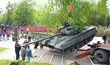 В Новой Усмани на Аллее Героев установили танк Т-80Б