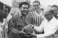 Че Гевара, революция на Кубе, Фидель Кастро: увлечение футболом и регби, матч в шахматы с Фишером, спортивный журналист