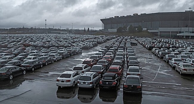 Fitch прогнозирует рекордный спад глобальных продаж автомобилей