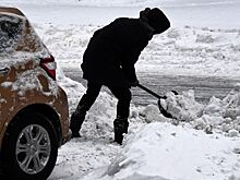 Как компенсировать ущерб от падения глыбы льда на авто