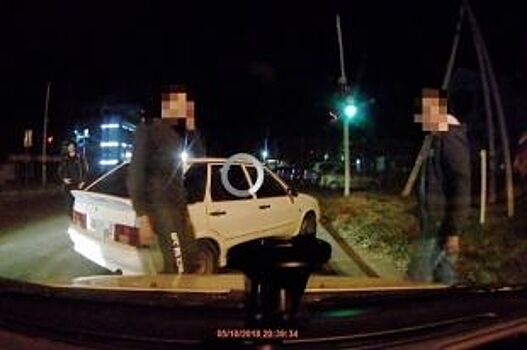 Дорожный конфликт в Таганроге и жестокое избиение водителя сняли на видео