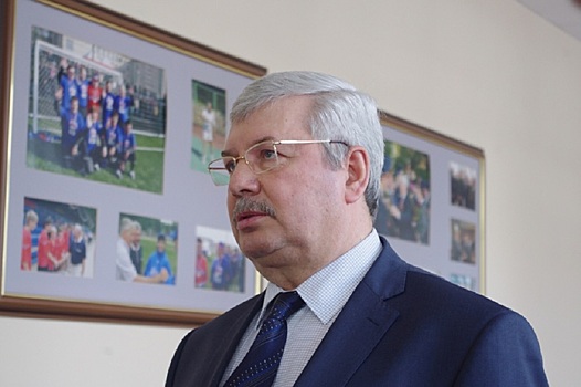 Владимир Мякуш предложил вернуться к обсуждению инициативы о введении почетного звания «Город трудовой славы»