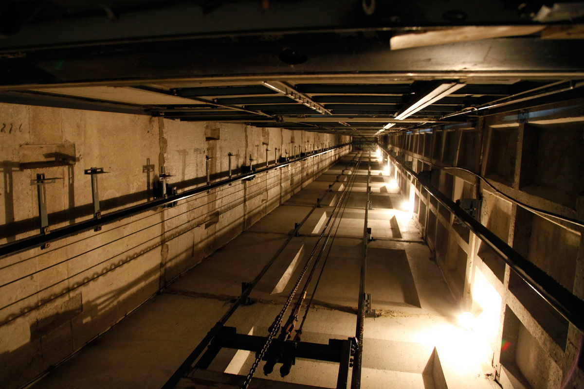 Труп мужчины пролежал в шахте лифта несколько дней