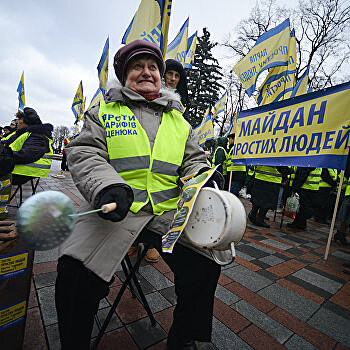 Подарок на День Конституции, несвобода для нерабов, Визенталь идет за Матиосом
